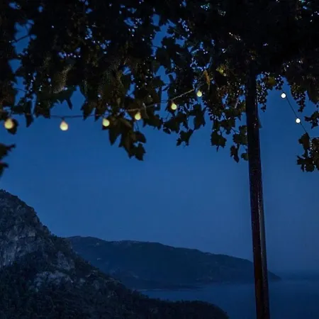 Отель Kabak Mamma's Restaurant & Terrace Bar